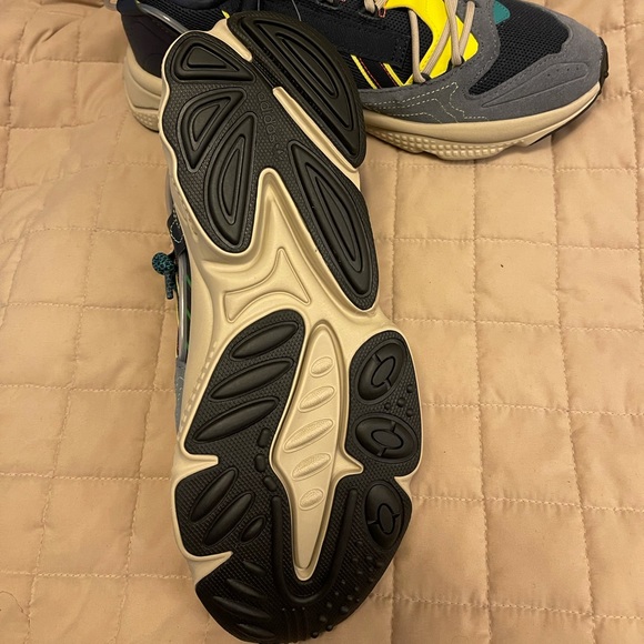 Adidas Ozweego Zip Shoes main image 11